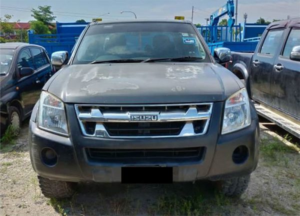 ISUZU D-MAX 2.5 (M) (2011)